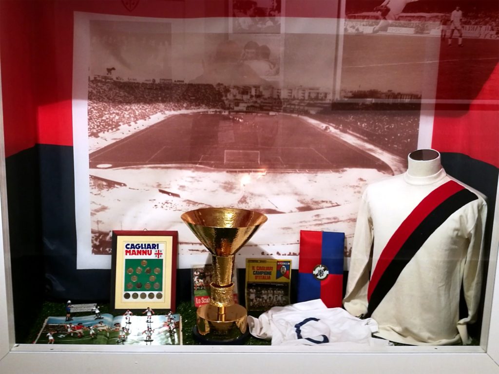 La teca celebrativa nel museo rossoblù della Sardegna Arena