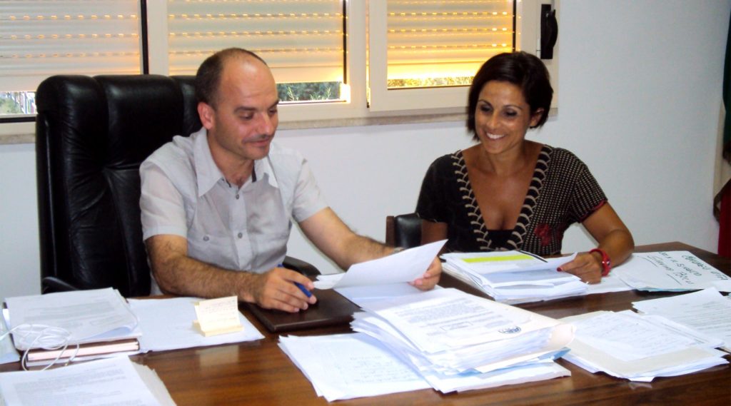 Il sindaco di Uta, Giacomo Porcu, e il suo vice Michela Mua