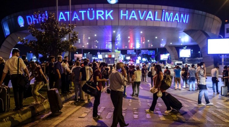 L'esterno dell'aeroporto Atatürk