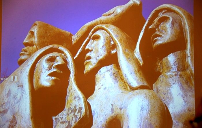 Un particolare della Stele commemorativa