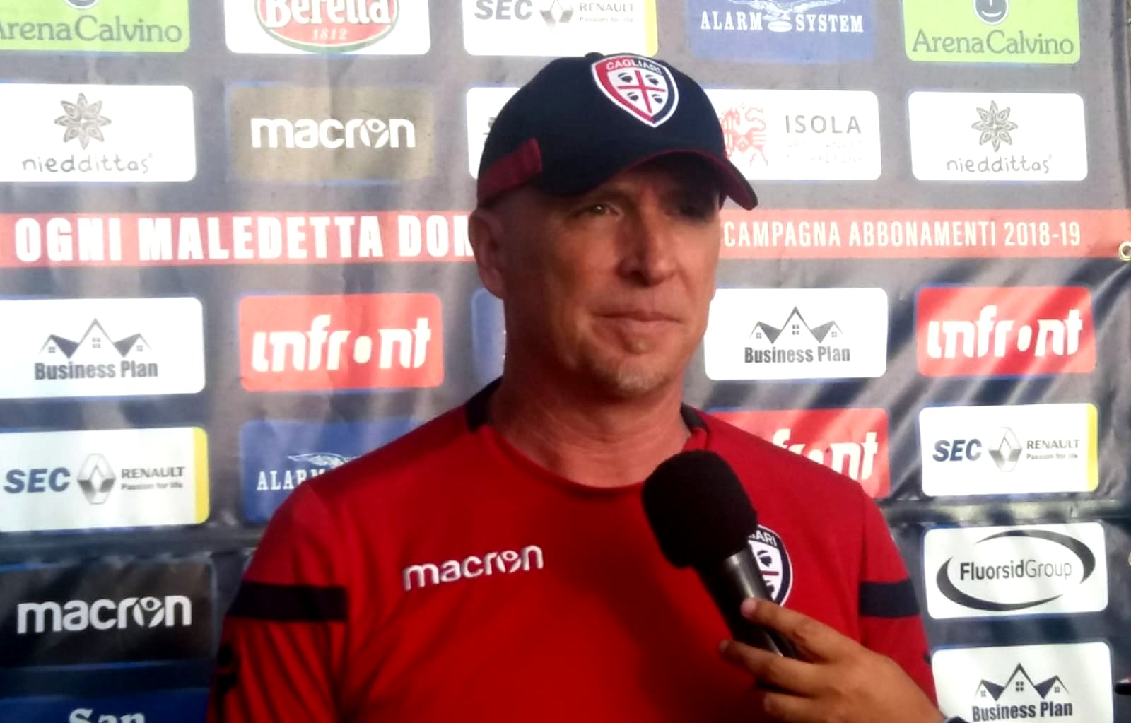 Il nuovo allenatore del Cagliari Rolando Maran (foto Fabio Ornano)