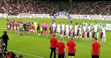 Cagliari e Milan schierate in campo