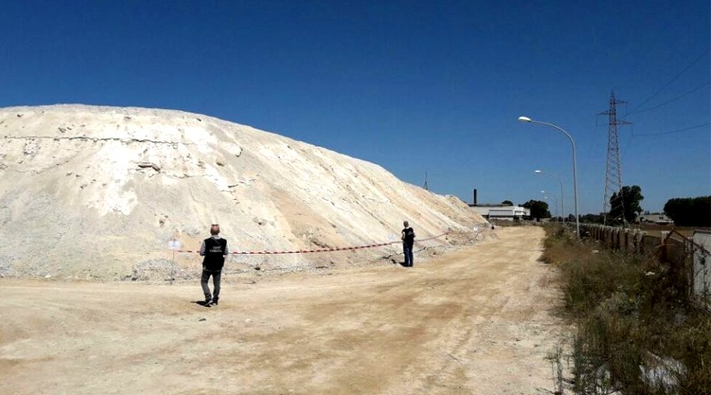 Il blitz del Corpo Forestale in una cava della Fluorsid