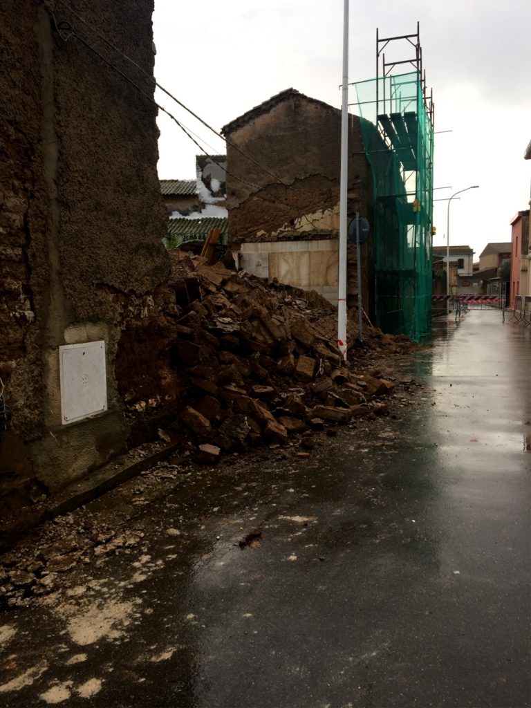 La casa campidanese crollata in via Vittorio Emanuele (foto Anna Luisa Salis)