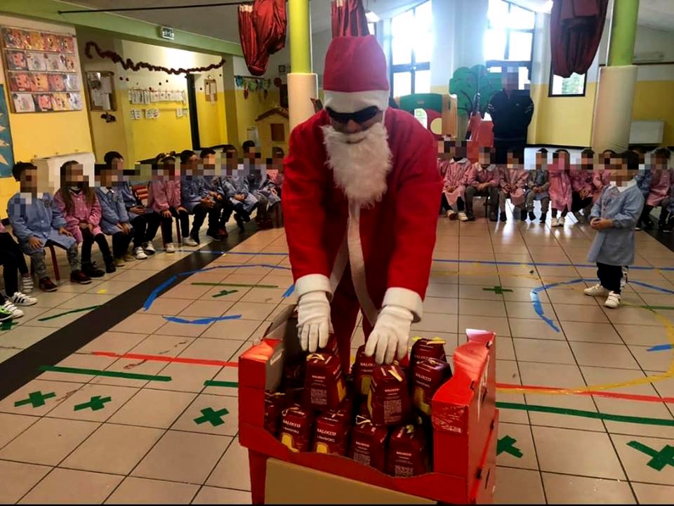 Babbo Natale nella scuola materna di Decimoputzu