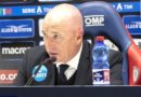 Il tecnico Rolando Maran in conferenza stampa © foto Cagliari Calcio