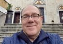 Carlo Verdone alla cattedrale di Cagliari - © pagina facebook Carlo Verdone