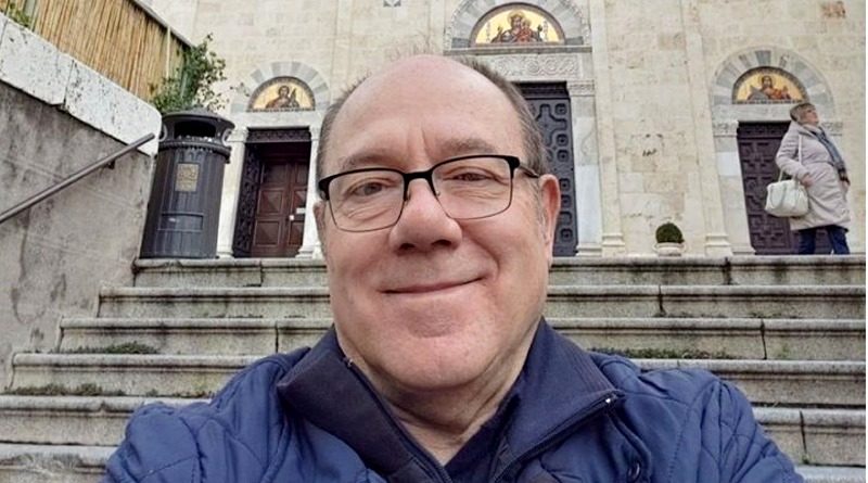 Carlo Verdone alla cattedrale di Cagliari - © pagina facebook Carlo Verdone