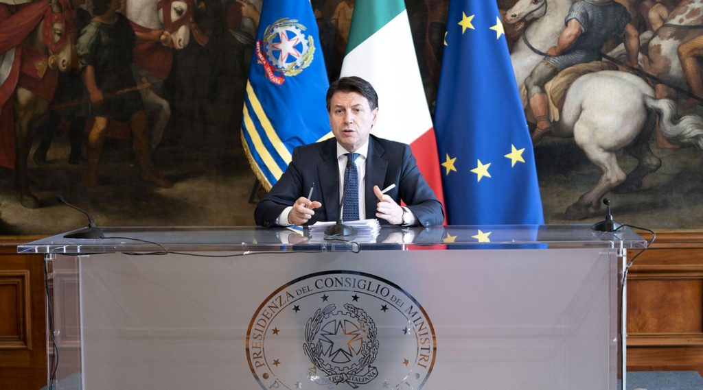 Palazzo Chigi, 16/03/2020 - Il Presidente del Consiglio, Giuseppe Conte, nella Sala dei Galeoni, in conferenza stampa al termine del Consiglio dei Ministri