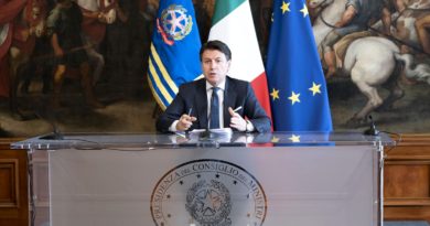 Palazzo Chigi, 16/03/2020 - Il Presidente del Consiglio, Giuseppe Conte, nella Sala dei Galeoni, in conferenza stampa al termine del Consiglio dei Ministri