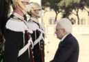 Il Presidente Sergio Mattarella in occasione della deposizione di una corona d’alloro sulla Tomba del Milite Ignoto, nella ricorrenza del 75° anniversario della Liberazione - foto Twitter Quirinale