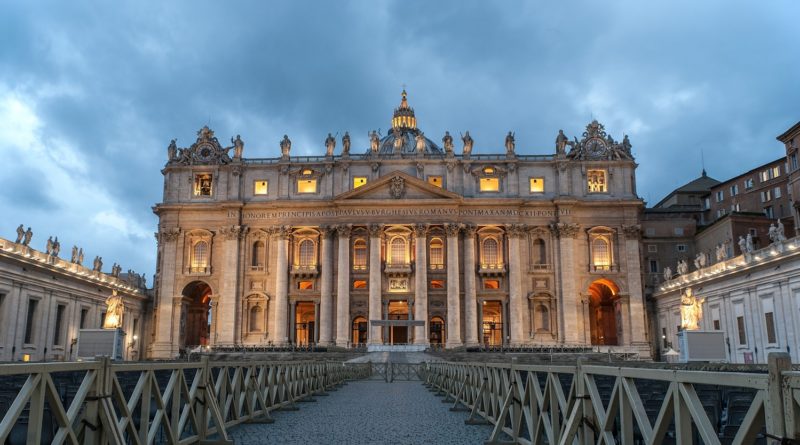 Piazza San Pietro al tramonto