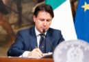 Conte firma Dpcm 17 maggio 2020 - © foto Governo italiano