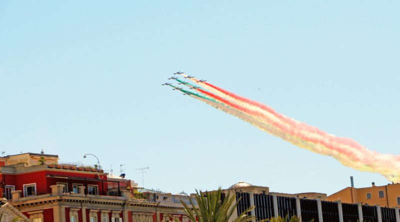 Frecce Tricolori al Centro di Cagliari - © foto Frank Korapi