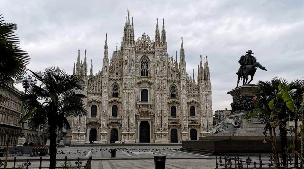 piazza Duomo Milano deserta