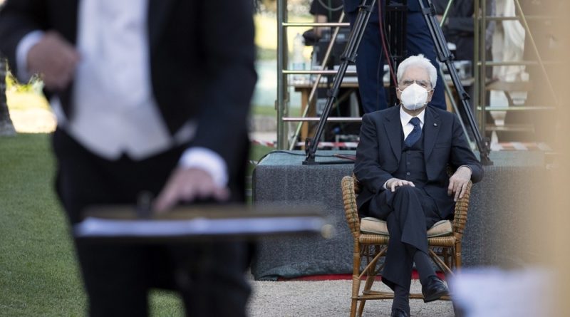 Il Presidente della Repubblica Sergio Mattarella durante il "Concerto dedicato alle vittime del coronavirus" - © foto Quirinale