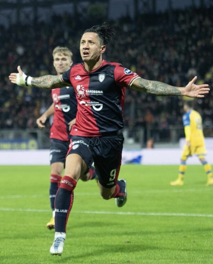 Lapadula esulta dopo il pareggio. Foto Cagliari Calcio