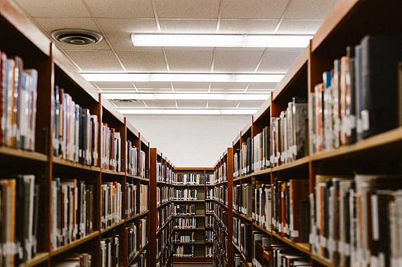 Uta. Giornata del Romanico – Serata a cura della Biblioteca Comunale -“Tra i sentieri dell’arte e della natura” Uta. Giornata del Romanico – Serata a cura della Biblioteca Comunale -“Tra i sentieri dell’arte e della natura”